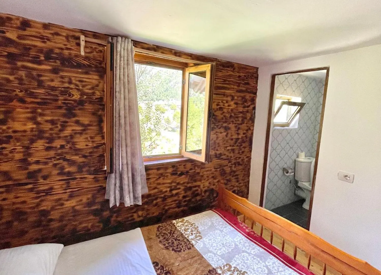Bujtina Te Kulla Hotel Grunas Guest house
